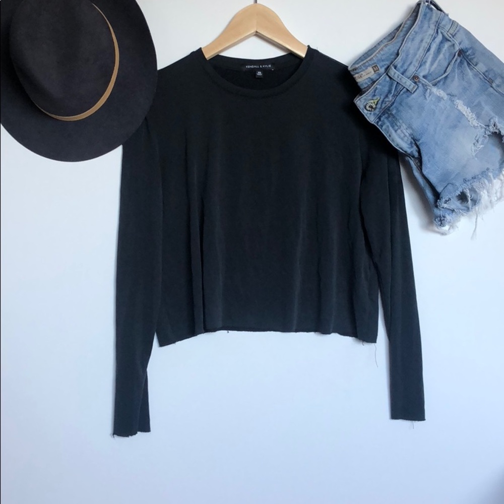 🖤KENDALL & KYLIE CROP TOP🖤